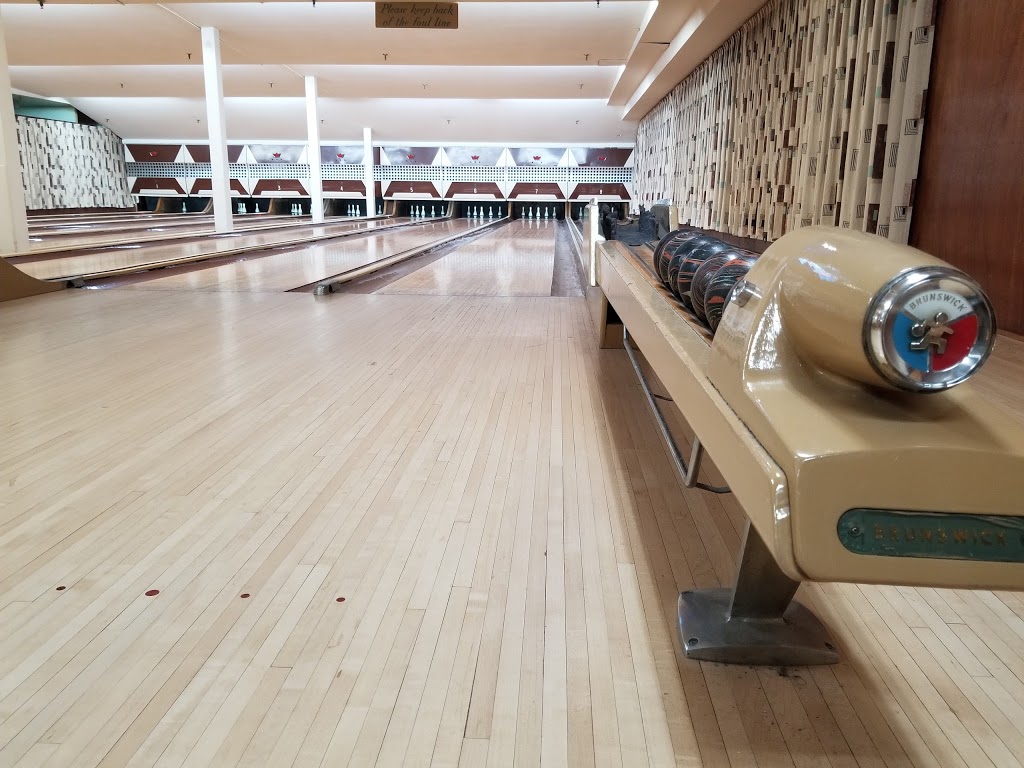 Plaza Bowling Co. | 10418 118 Ave NW, Edmonton, AB T5G 0P7, Canada | Phone: (780) 477-7848