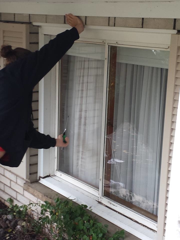 Klear View Window Cleaners | 1287 Treeland St, Burlington, ON L7R 3T5, Canada | Phone: (905) 634-2882