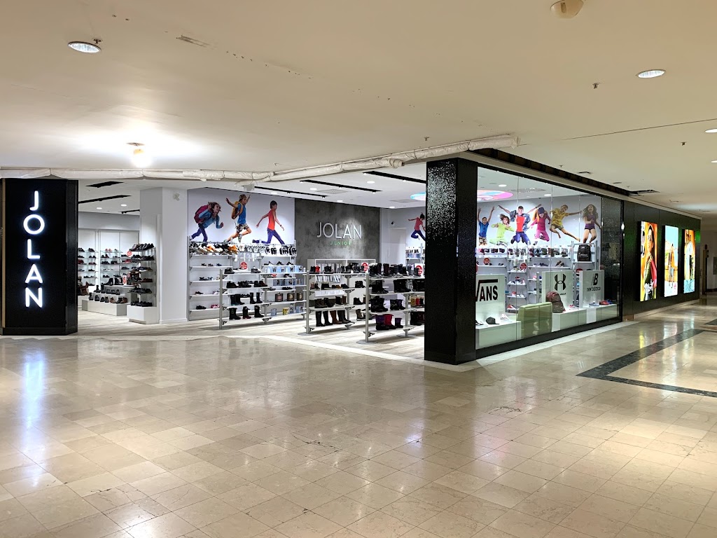 Jolan Chaussures(Laurier Québec) | 2700 Bd Laurier, Québec, QC G1V 2L8, Canada | Phone: (418) 651-7418