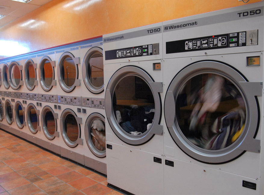 Parkwoods Coin Laundry | 1277 York Mills Rd, North York, ON M3A 1Z5, Canada | Phone: (416) 385-0611