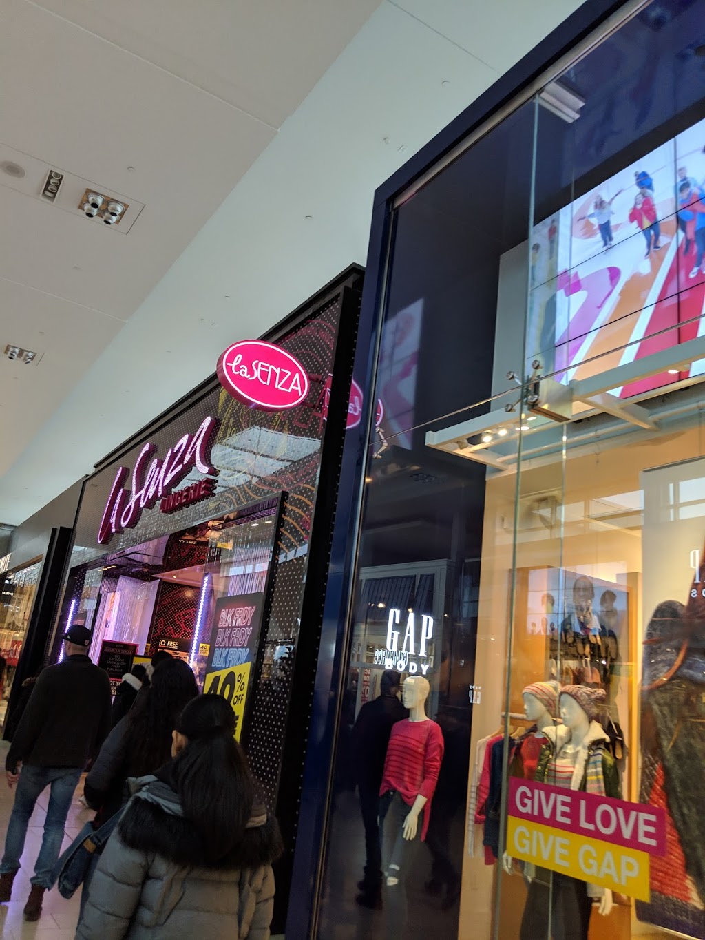 La Senza | YORKDALE SHOPPING CENTRE, 3401 Dufferin St #12C, North York, ON M6A 2T9, Canada | Phone: (416) 789-0328