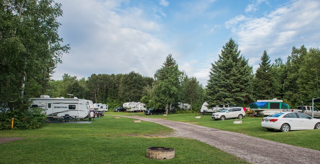 Camping Mont-Plaisant, Divertissement familial | 993 Rte de lAéroport, Roberval, QC G8H 2M9, Canada | Phone: (418) 275-0910