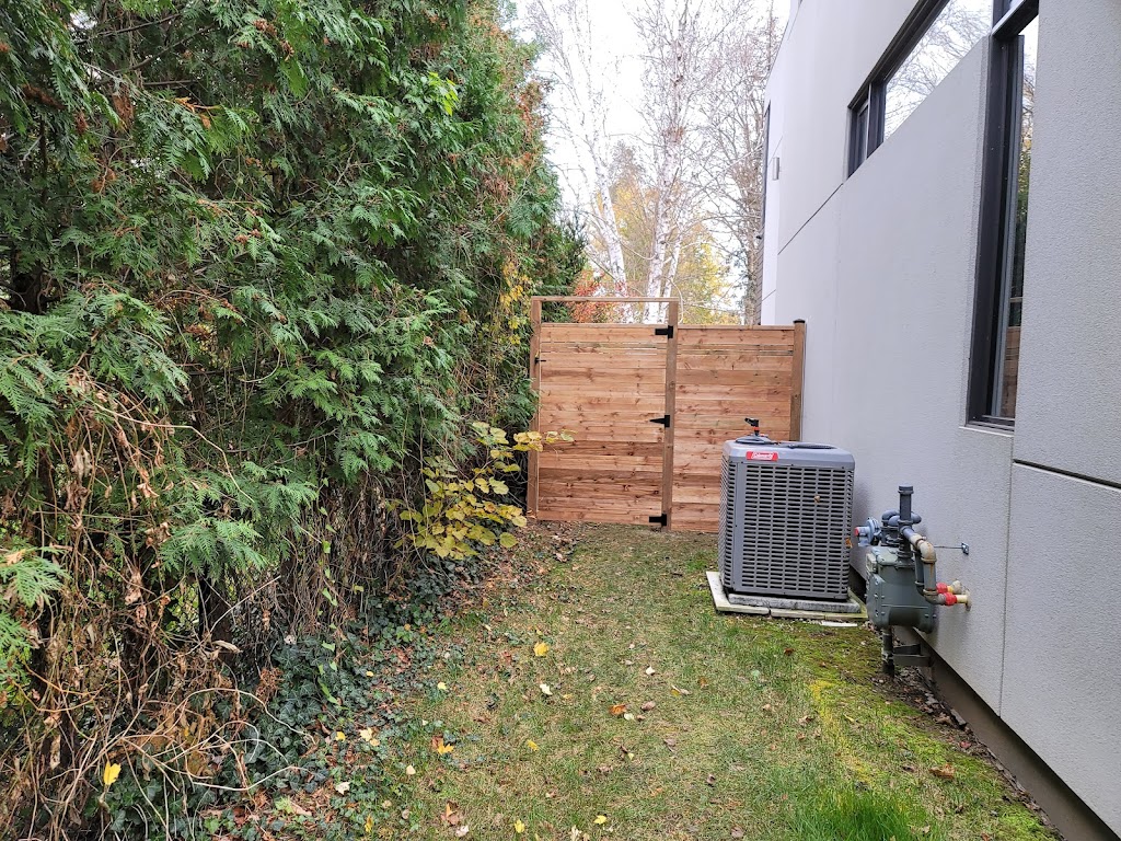 Flawless Fence | 50 Elm Dr E, Mississauga, ON L5A 3X2, Canada | Phone: (416) 419-1721