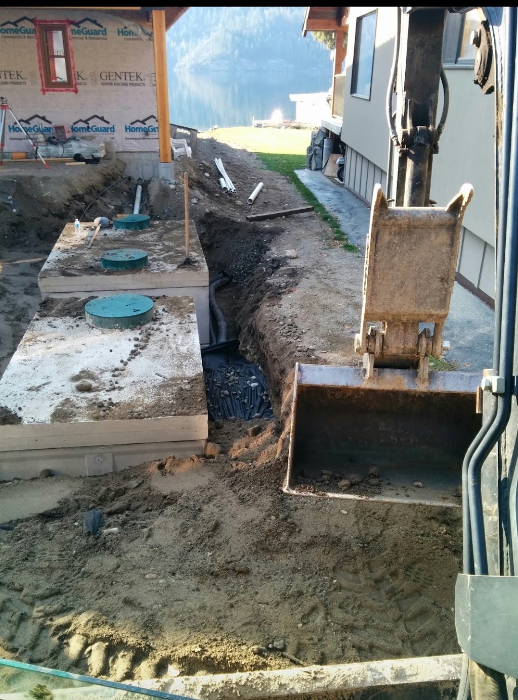 LiL Hoe Contracting | 30 Cameron Ave, Grand Forks, BC V0H 1H4, Canada | Phone: (250) 442-7333