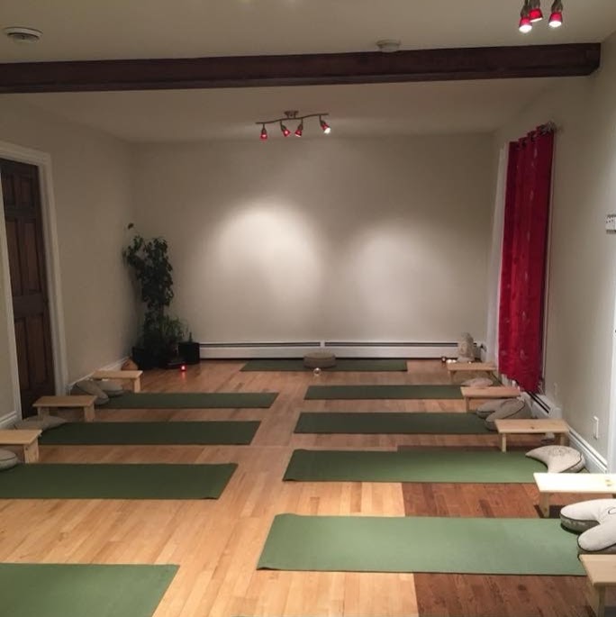 Yoga Dali | 1681 Rue Principale, Saint-Étienne-des-Grès, QC G0X 2P0, Canada | Phone: (819) 383-2253