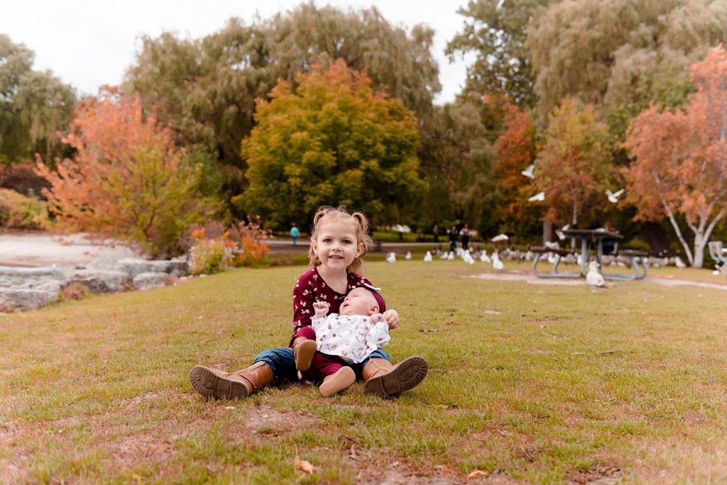 Giggles Newborn Studio | Asleton Blvd, Milton, ON L9T 7K3, Canada | Phone: (437) 989-3889