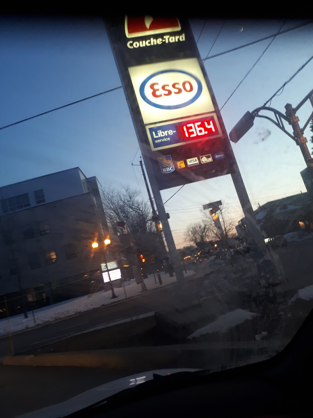 Esso | 200 Boulevard de lAnge-Gardien, LAssomption, QC J5W 1R5, Canada | Phone: (450) 589-5990