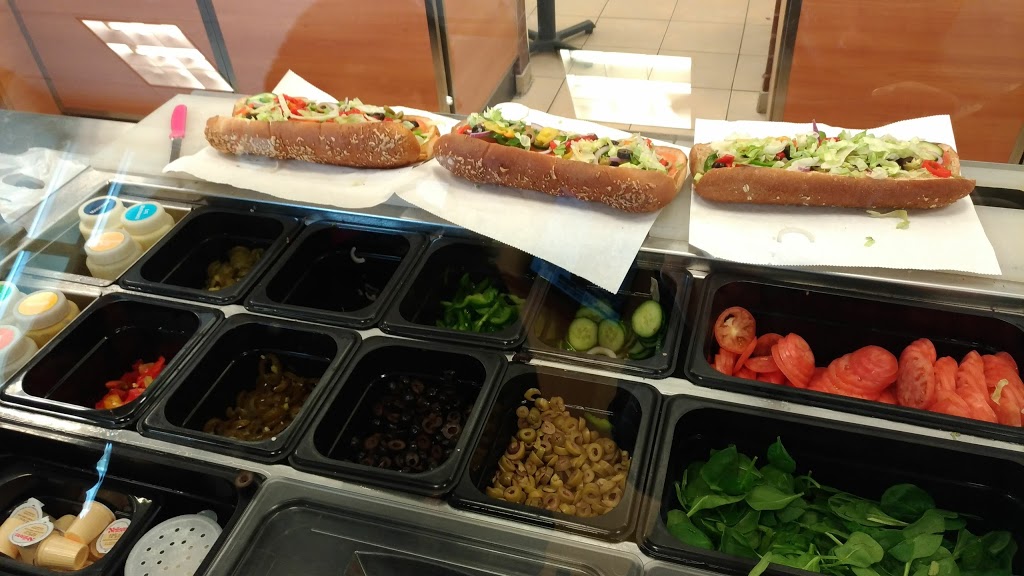 Subway | 2855 Derry Rd E Unit 101, Mississauga, ON L4T 4H3, Canada | Phone: (905) 678-8822