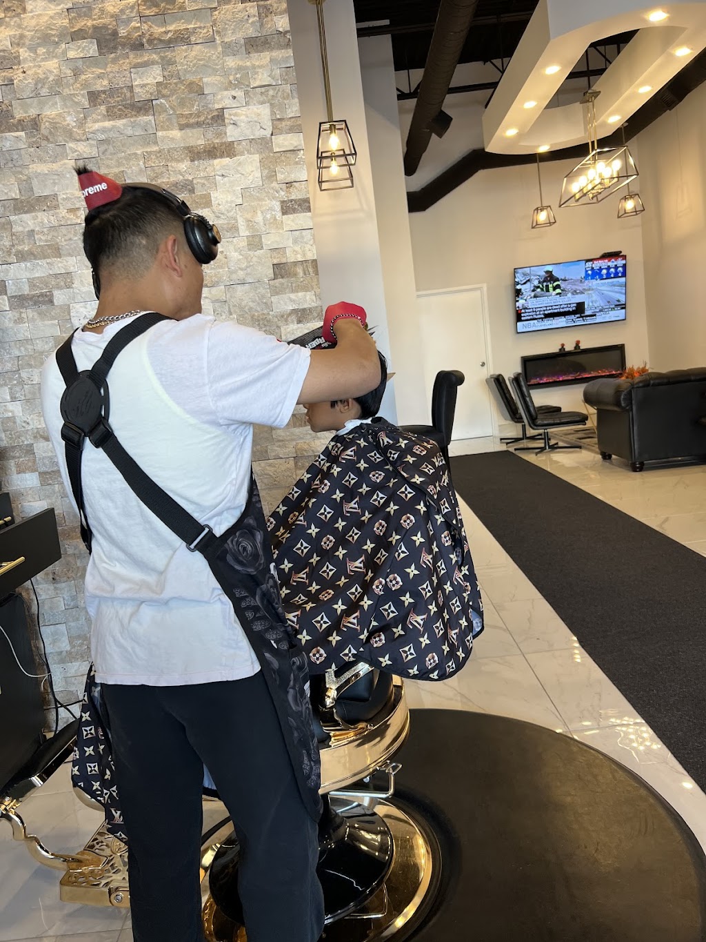 Gents & Kings Barberlounge | 2520 Postmaster Dr Unit 8, Oakville, ON L6M 0N2, Canada | Phone: (905) 825-2555