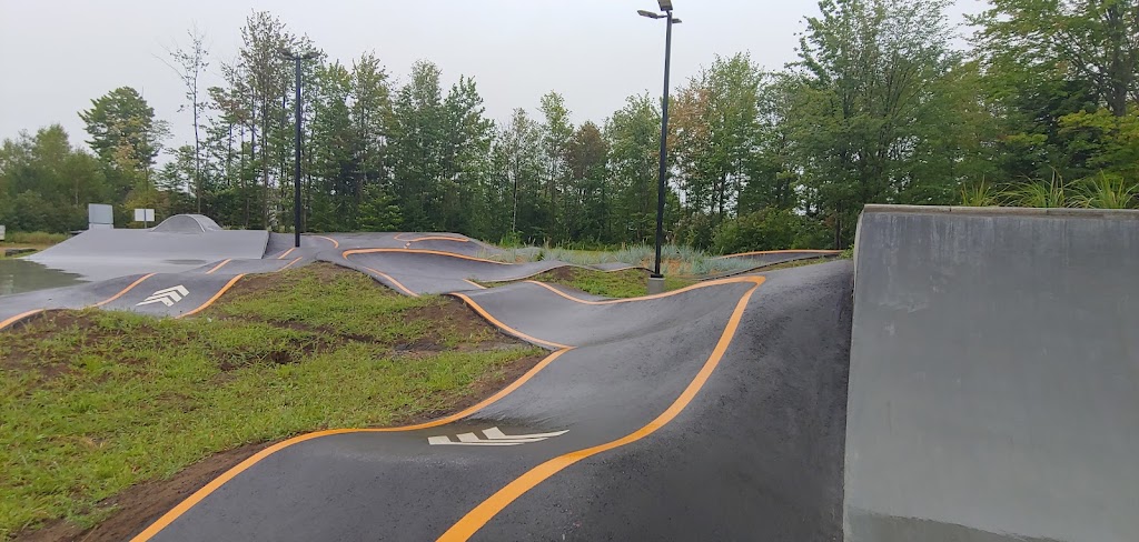 Skate Park Notre-Dame-du-Mont-carmel | 943 Rang St Flavien O, Notre-Dame-du-Mont-Carmel, QC G0X 3J0, Canada | Phone: (819) 375-9856