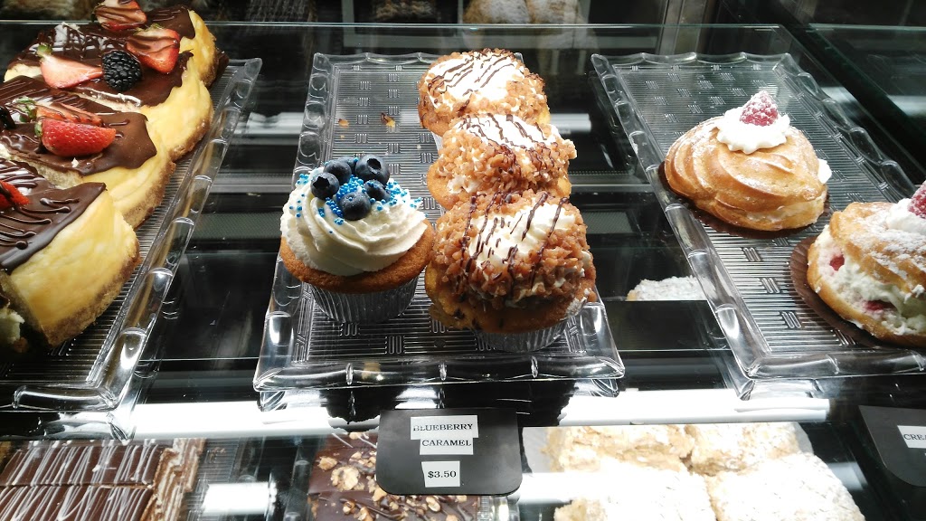 Victoria K Cakes | 24-1450 Clark Ave W, Thornhill, ON L4J 7K2, Canada | Phone: (416) 907-9257