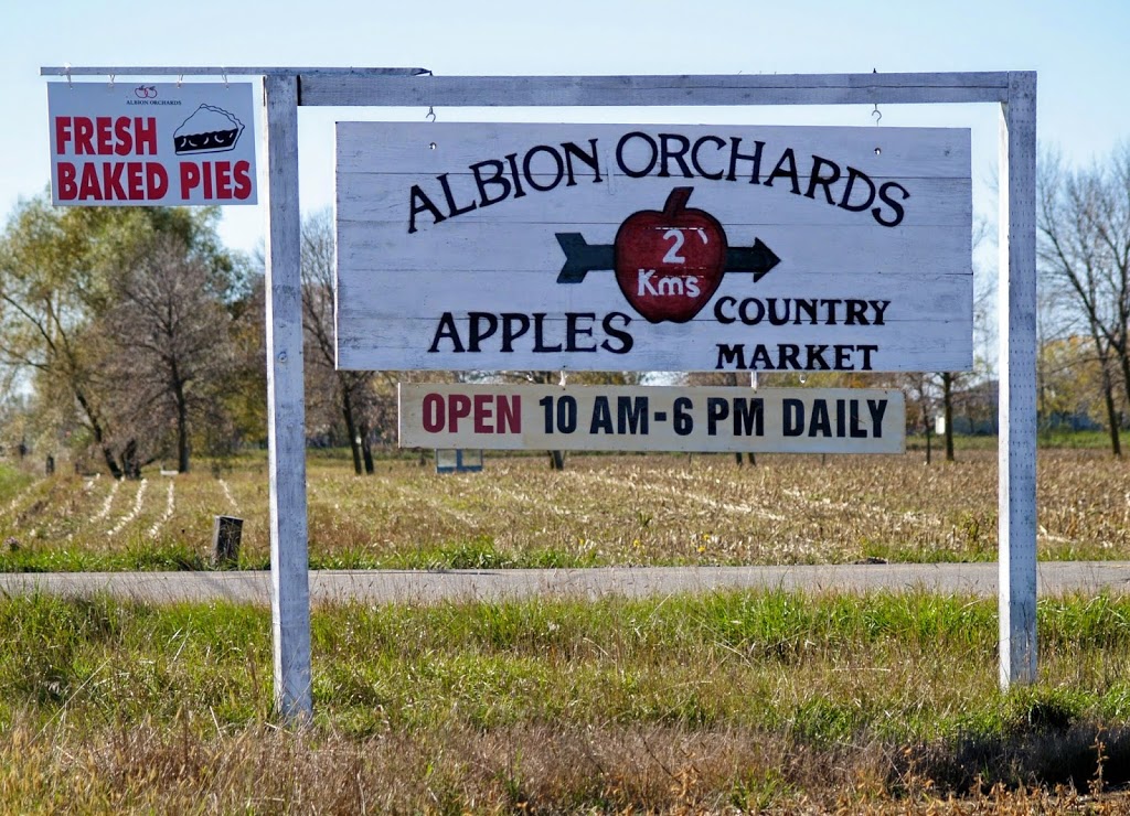 Albion Orchards & Country Market | 14800 Innis Lake Rd, Caledon East, ON L7C 2Y8, Canada | Phone: (905) 584-0354