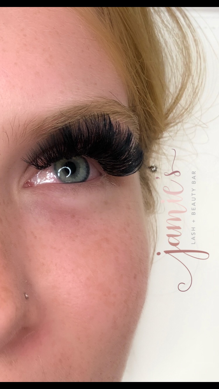 Jamie’s Lash and Beauty bar | 477 Main St E, Hamilton, ON L8M 1K1, Canada | Phone: (905) 977-8144