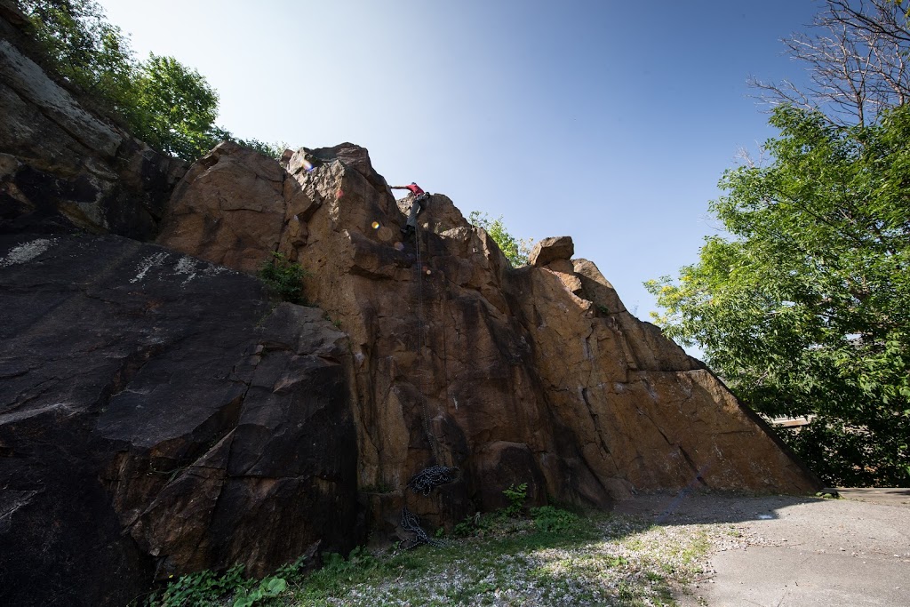 Paroi descalade du parc Jean-Drapeau | 613 Ch de la Ronde, Montréal, QC H3C 0K7, Canada | Phone: (514) 977-9328