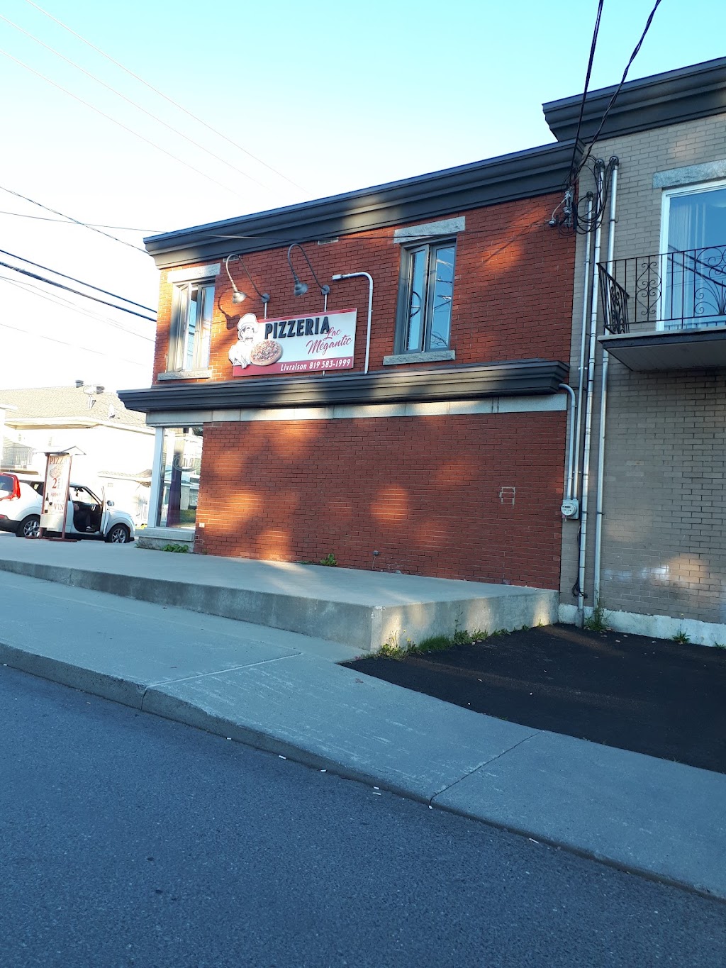 Pizzeria Lac Megantic | 4375 Rue Laval, Lac-Mégantic, QC G6B 1B9, Canada | Phone: (819) 583-1999