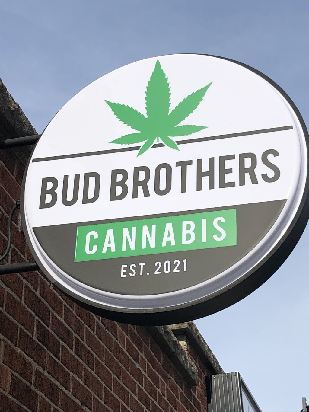 Bud Brothers Cannabis | 1568 Main St W, Hamilton, ON L8S 1E7, Canada | Phone: (289) 389-2088