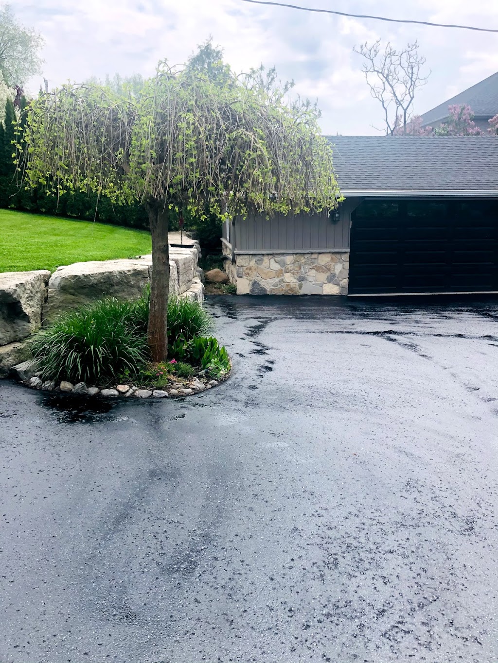 Honest Driveway Sealing and Repair | 4 Fenwick Ave, Bowmanville, ON L1C 4R6, Canada | Phone: (289) 943-8111