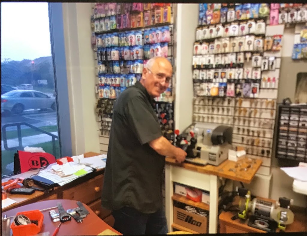 Payless Locksmith | 8763 Bayview Ave #8, Richmond Hill, ON L4B 3V1, Canada | Phone: (905) 660-1987