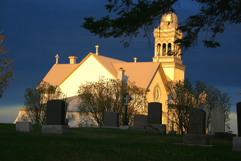 Église catholique Sainte-Apolline | 507 Rue Principale, Sainte-Apolline-de-Patton, QC G0R 2P0, Canada | Phone: (418) 469-2166