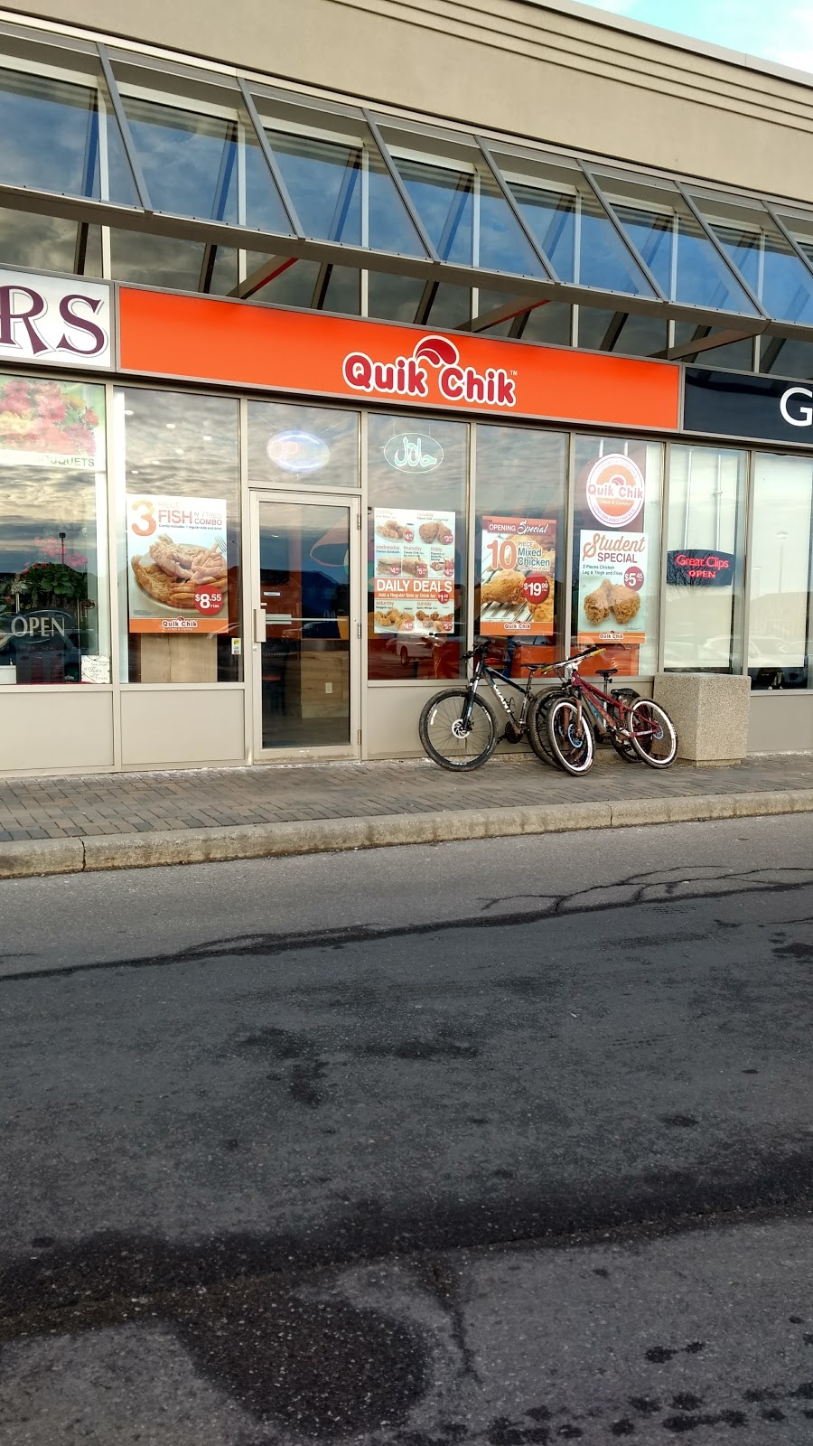 Quik Chik | 2501 Third Line, Oakville, ON L6M 5A9, Canada | Phone: (905) 582-7222