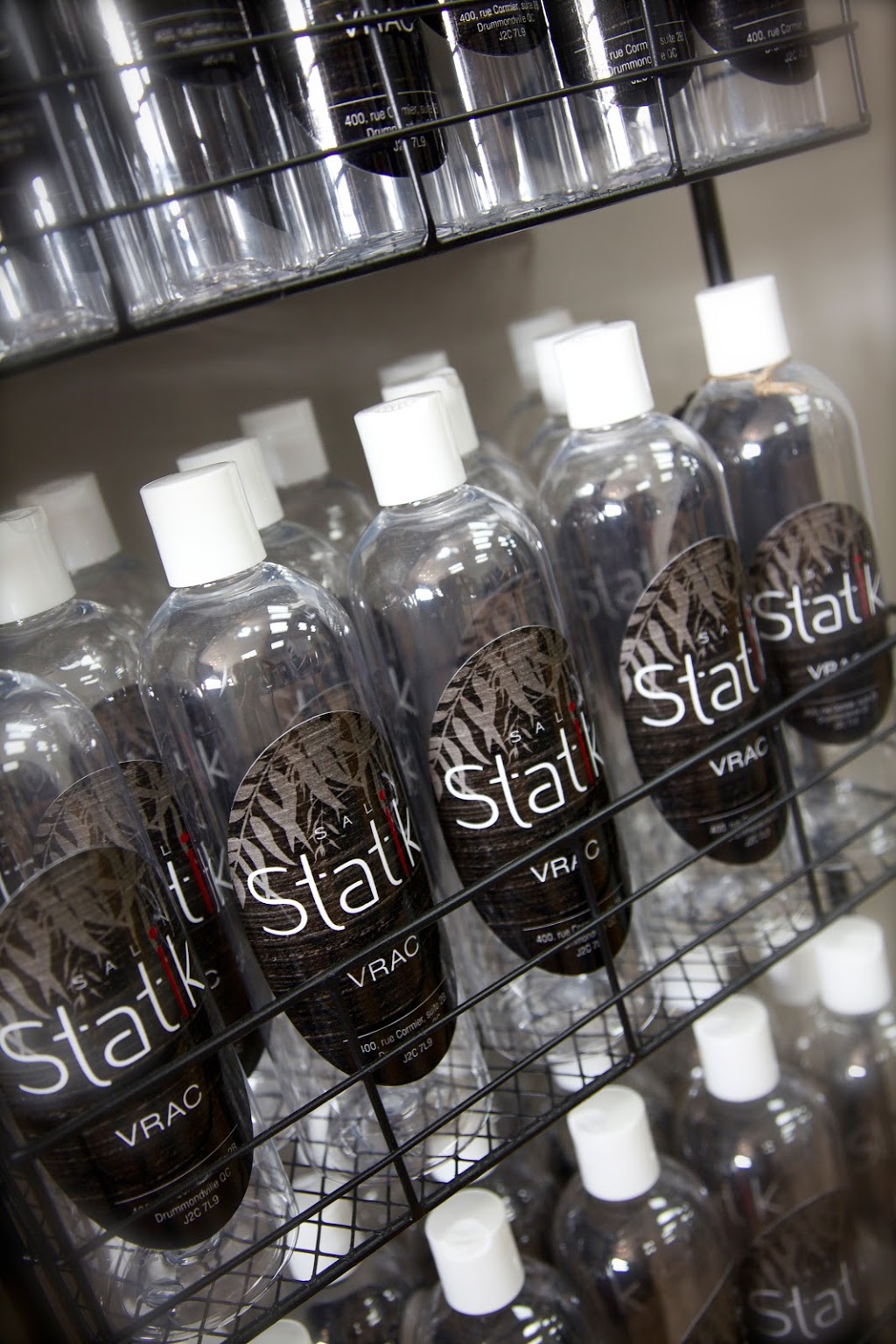 Salon Statik | 400 Rue Cormier #2b, Drummondville, QC J2C 7L9, Canada | Phone: (819) 473-9993