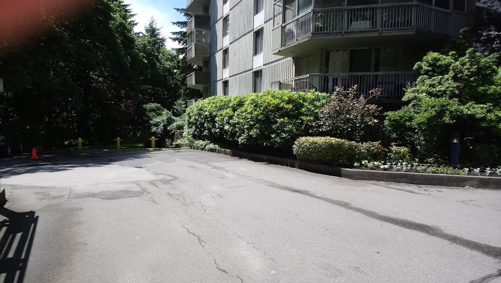 Woodcroft | 2012 Fullerton Ave, North Vancouver, BC V7P 3E3, Canada | Phone: (604) 922-8131