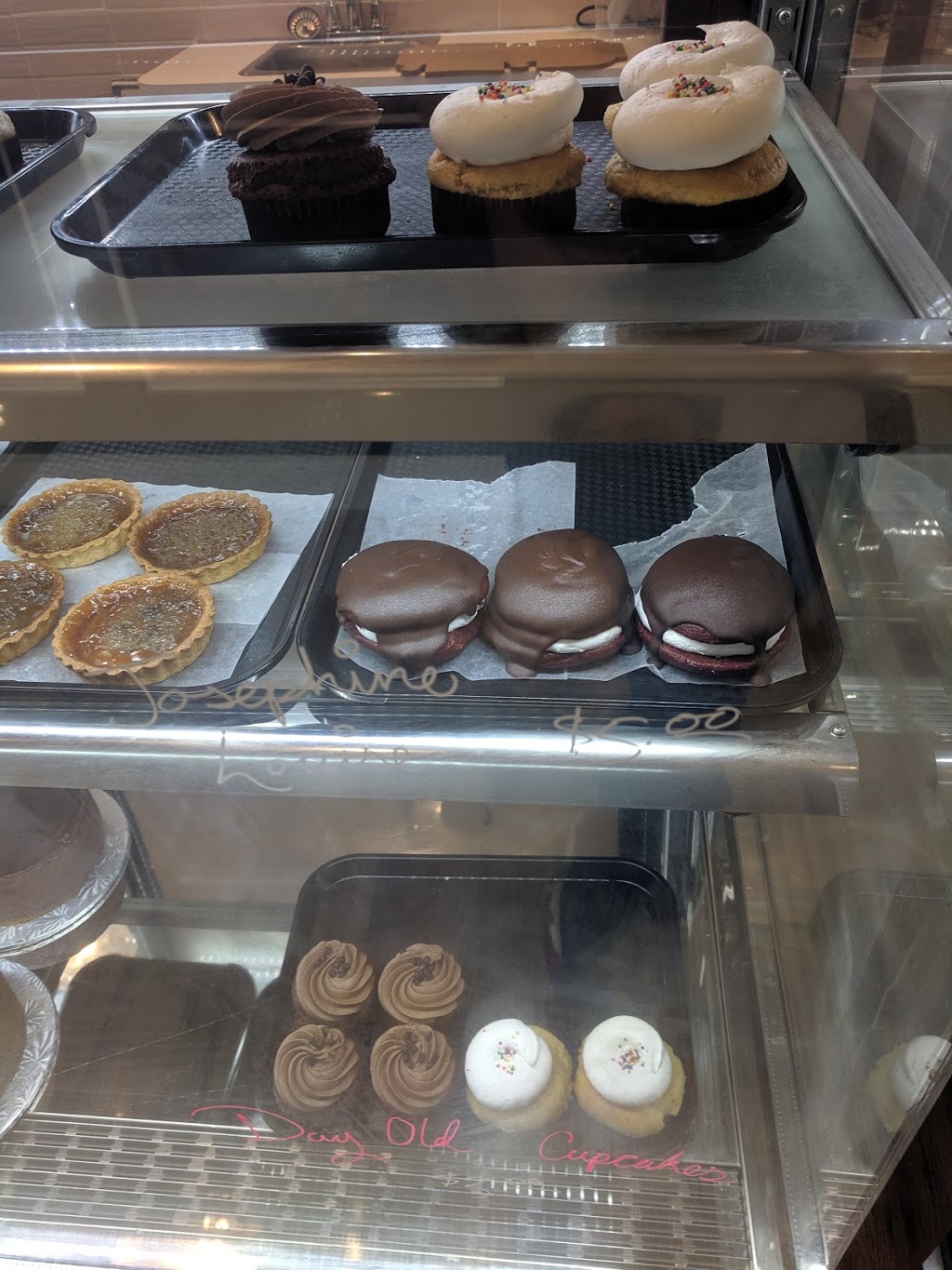 Bunners Bake Shop | 1134 Dundas St W, Toronto, ON M6J 1X2, Canada | Phone: (416) 531-9975