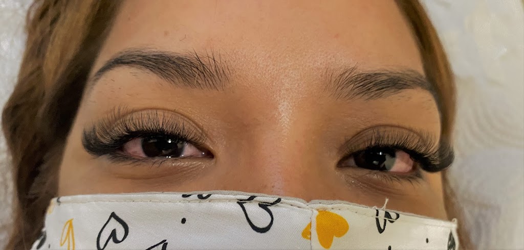 Lashes in your Town | 121 Waterford Blvd, Chestermere, AB T1X 2M9, Canada | Phone: (403) 477-6040