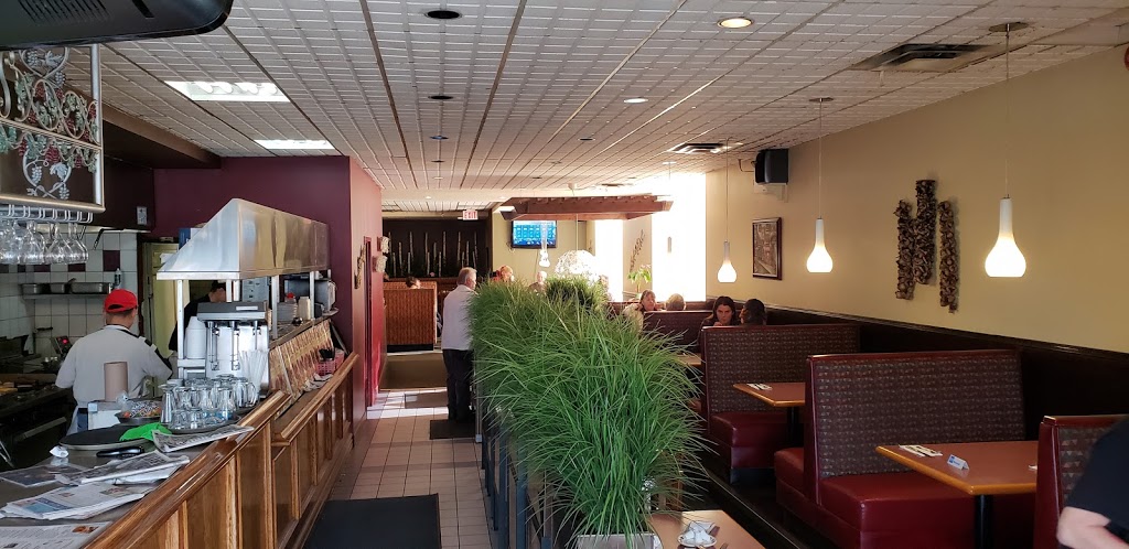 Sammys Family Restaurant | 639 McCowan Rd, Scarborough, ON M1J 1K2, Canada | Phone: (416) 431-9139