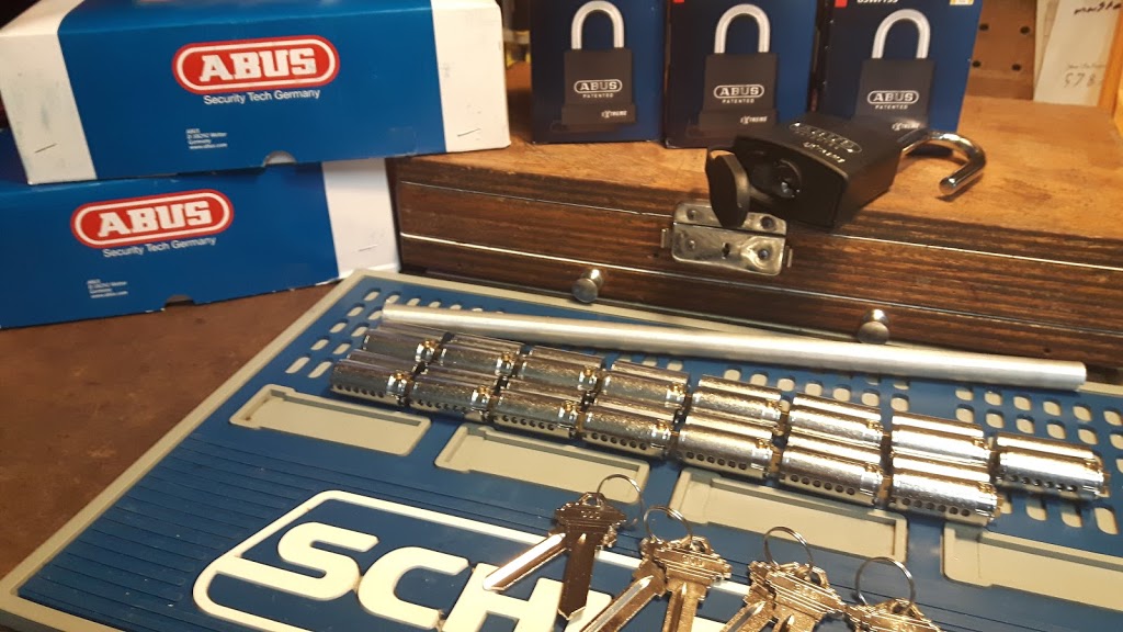 Locksmiths & Safemen Security Hardware Ltd | 97 Queen St W, Brampton, ON L6Y 1M2, Canada | Phone: (905) 459-1110
