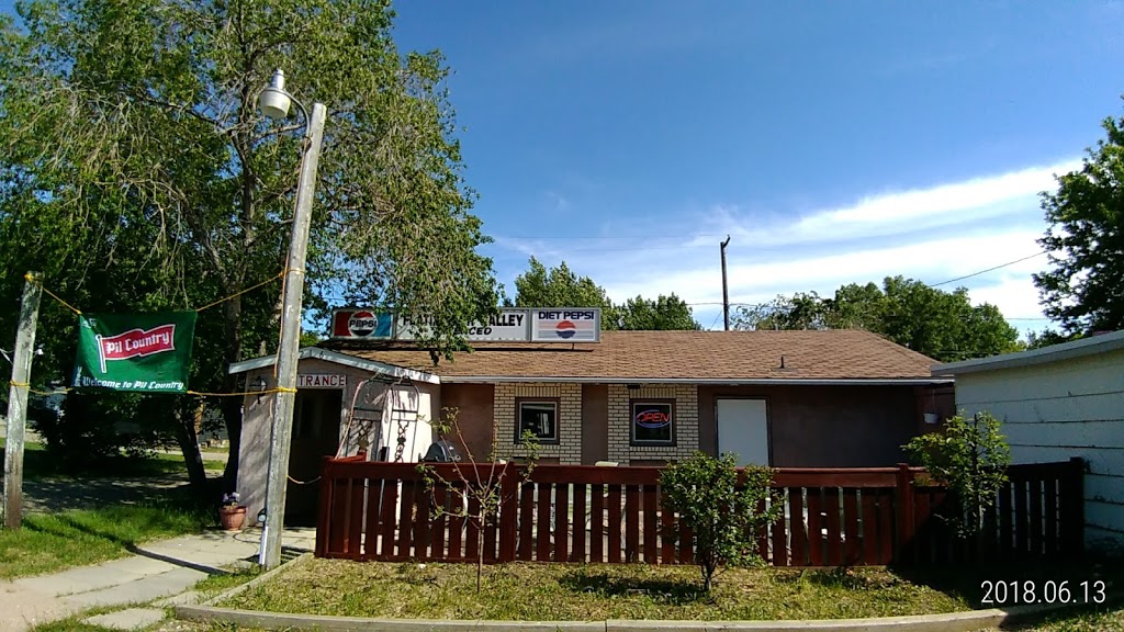 Mays Restaurant 2011 | 216 Saskatchewan St, Elbow, SK S0H 1J0, Canada | Phone: (306) 854-2222