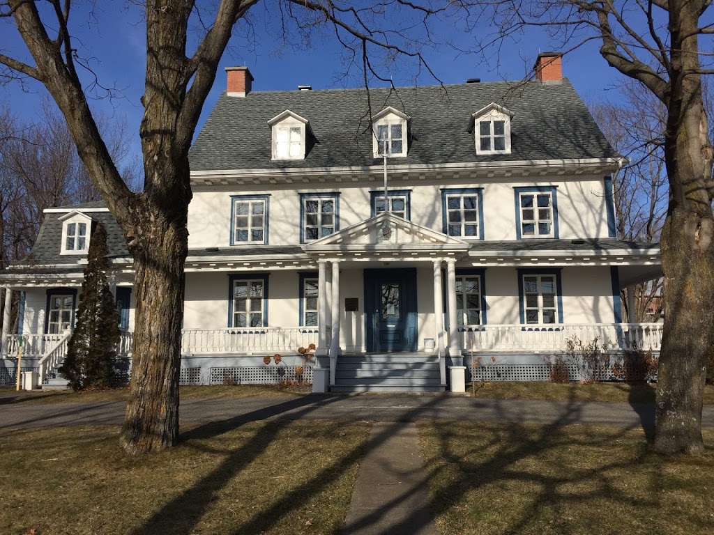 Vieux Presbytère Neuville | 716 Rue des Erables, Neuville, QC G0A 2R0, Canada | Phone: (418) 876-4639