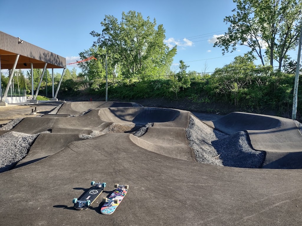 Pumptrack Carignan | 1559 R. de lÉcole, Carignan, QC J3L 0X1, Canada | Phone: (450) 658-1066