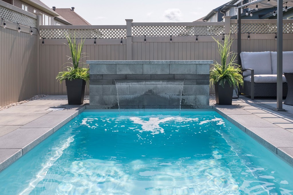 Piscines creusées en fibre de verre Aquarino | Non ouvert au public : 3155 Boulevard des Entreprises Salles de montre : -490, Rue Sicard, Mascouche, J7K 3G5 Sur rendez-vous seulement : 1 877 492-2720 Pépinière Des Sources Inc. : 1789 boul des Sources, Terrebonne, QC J6X 4J8, Canada | Phone: (877) 492-2720