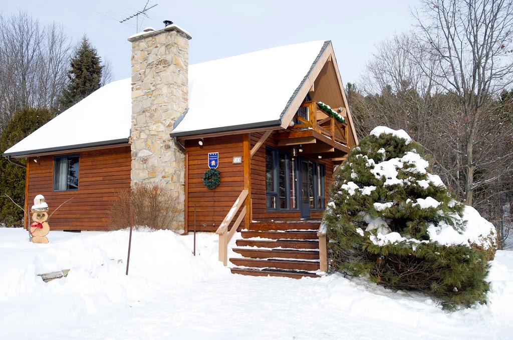 Chalet La Maison dAntoine | 100 Avenue Arbour, Sainte-Béatrix, QC J0K 1Y0, Canada | Phone: (450) 867-1992