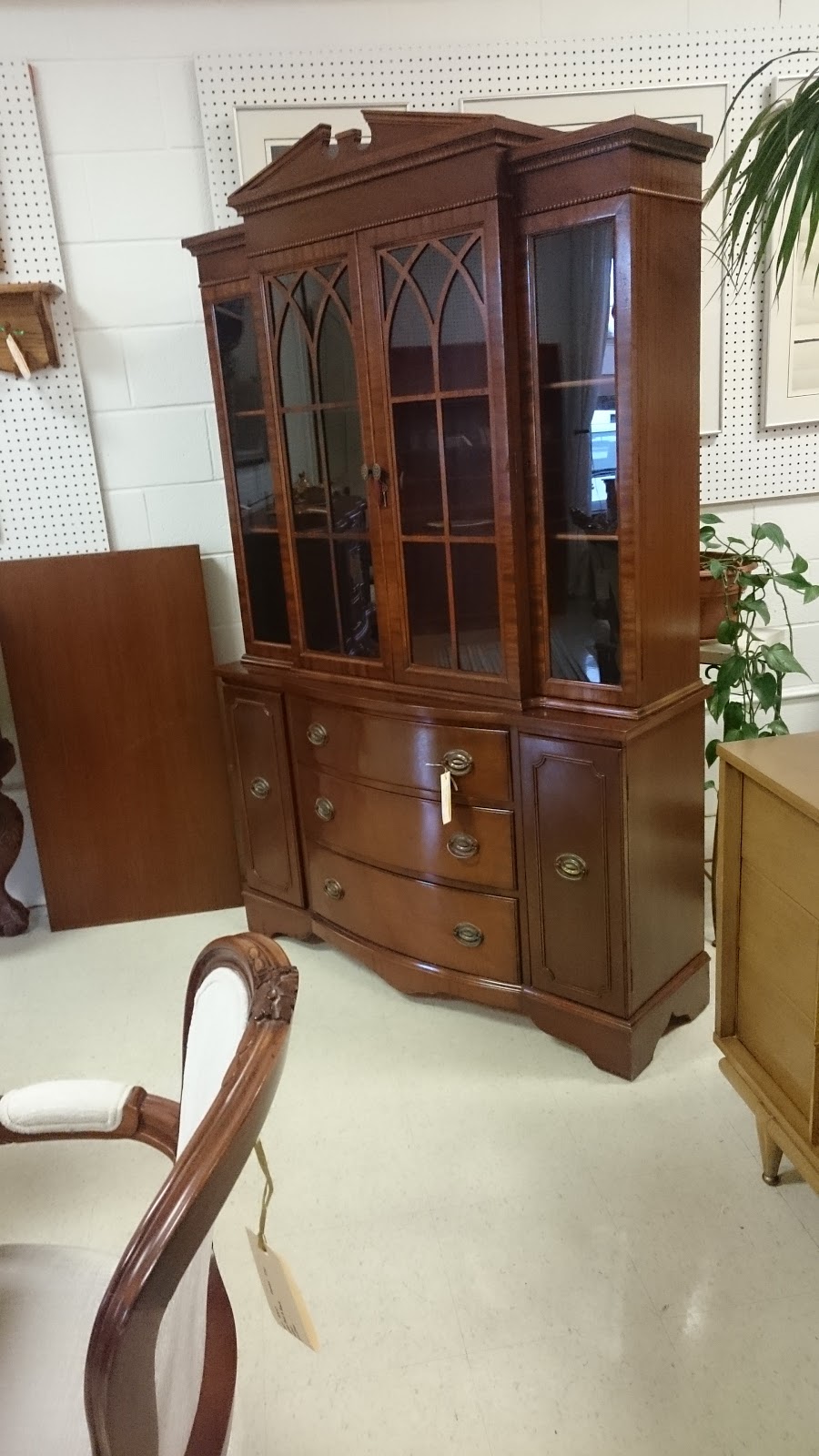 Bits & Pieces Furniture & Decor Consignment Store | 408 Gage Ave, Kitchener, ON N2M 5C9, Canada | Phone: (519) 742-4033