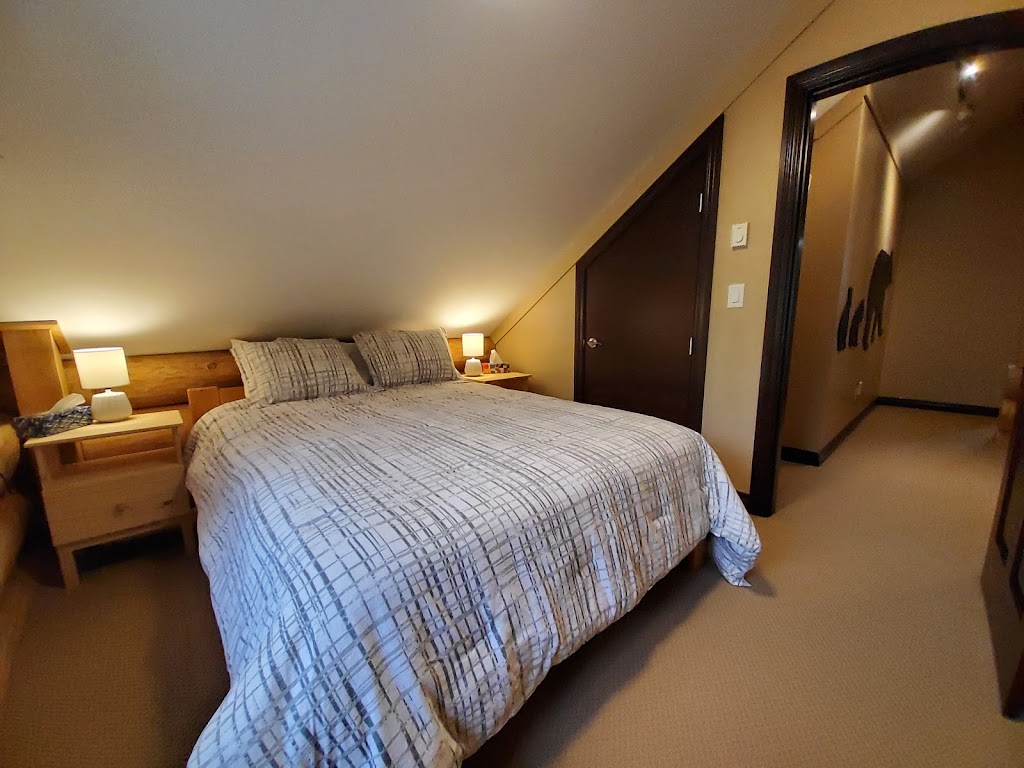 Bear Behind Lodge | 20905 Snowflake Crescent #2, Agassiz, BC V0M 1A1, Canada | Phone: (778) 245-0616