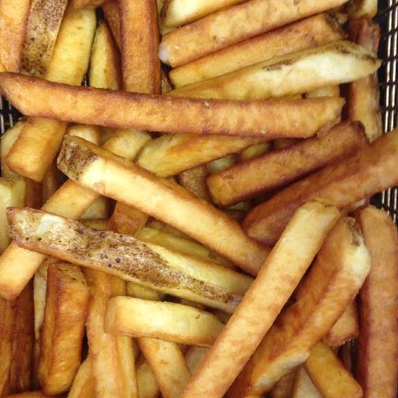 Chachis Fresh Cut Fries | 132 Main St, Thedford, ON N0M 2N0, Canada | Phone: (519) 671-2816