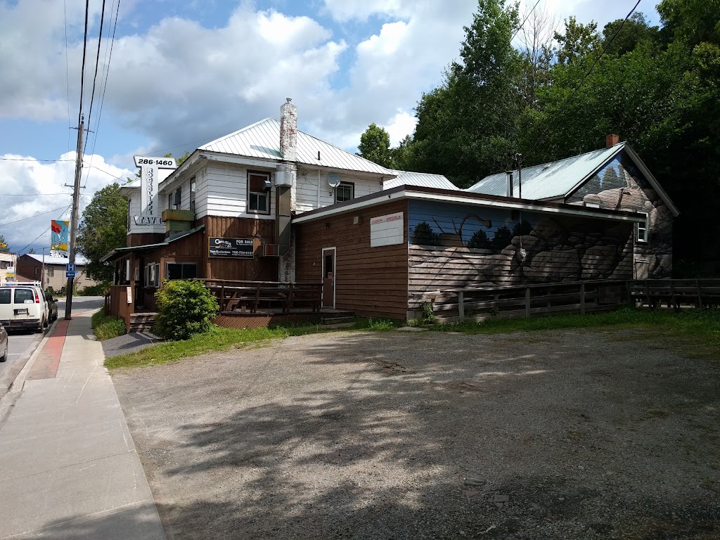 Rockcliffe Tavern | 94-98 Bobcaygeon Rd, Minden, ON K0M 2K0, Canada | Phone: (705) 286-1460