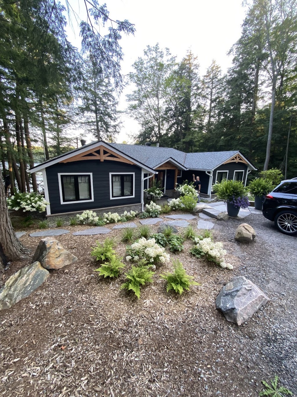 Lakeside Cottages Muskoka | 265 Lakeview Ave, Gravenhurst, ON P1P 1R4, Canada | Phone: (416) 371-9136