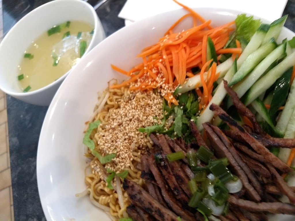 Phở Moonlight | 442 Hazeldean Rd, Kanata, ON K2L 1V2, Canada | Phone: (613) 836-6658