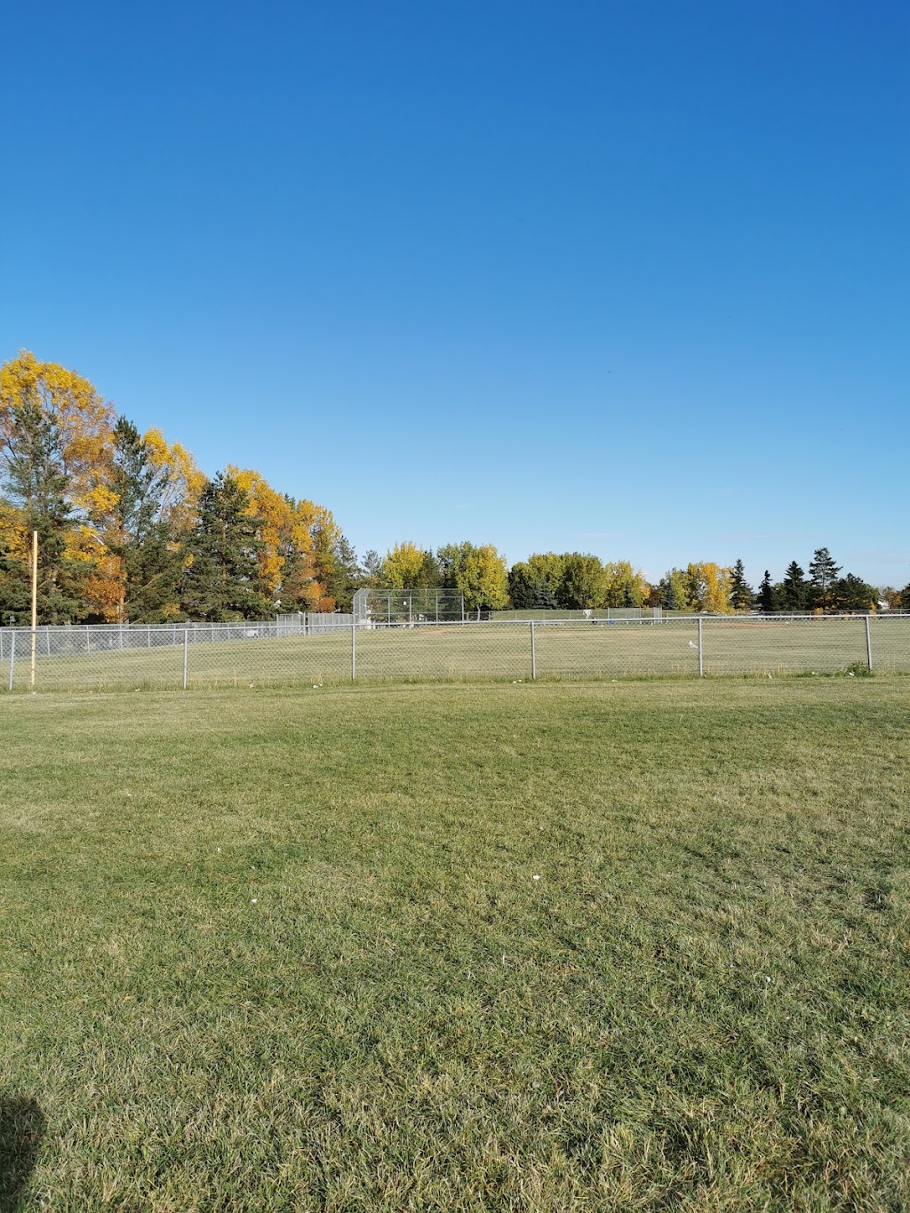 Abbottsfield Park | 12000 Abbottsfield Rd NW, Edmonton, AB T5W 4V4, Canada | Phone: (780) 496-1117