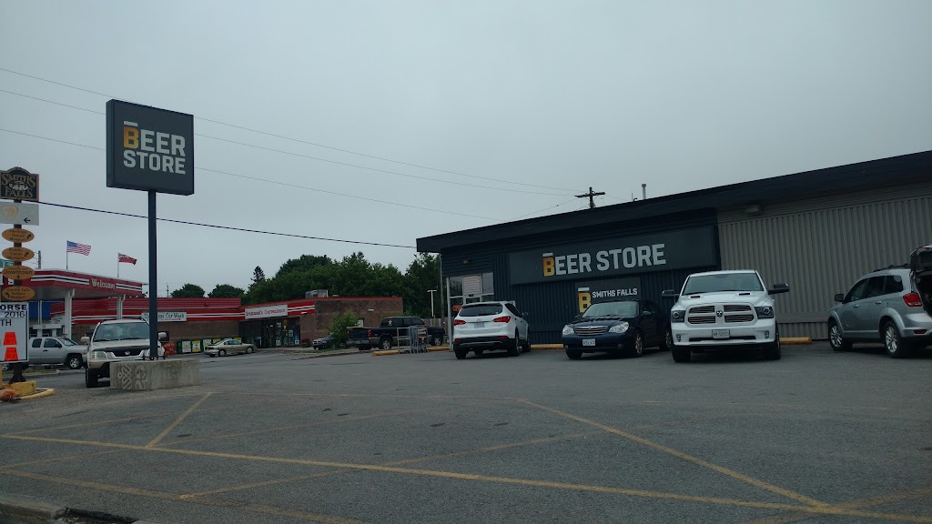 Beer Store 4642 | 75 Lombard St, Smiths Falls, ON K7A 4Y9, Canada | Phone: (613) 283-3895