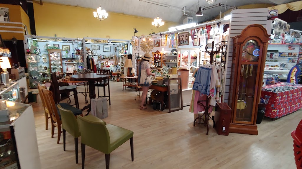 Inside Avenue Antiques | 3419 8 St SE, Calgary, AB T2G 3A4, Canada | Phone: (403) 287-1988