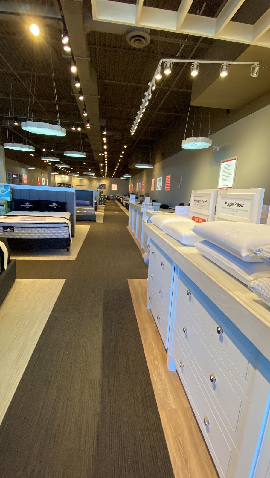 Sleep Country Canada | 32700 South Fraser Way, Abbotsford, BC V2T 4M5, Canada | Phone: (604) 852-3300