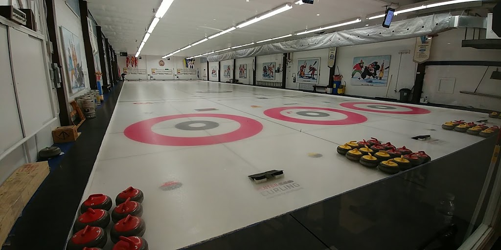 Club De Curling Lachine | 4105 Rue du Fort Rolland, Lachine, QC H8T 1W1, Canada | Phone: (514) 637-9521