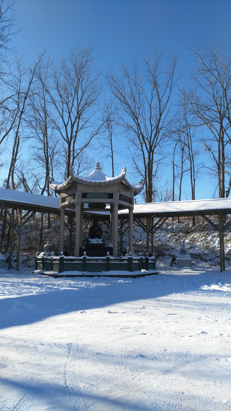 International Buddhist Zen Temple | 5686 Lewis Ave, Niagara Falls, ON L2G 3S1, Canada | Phone: (905) 358-8044