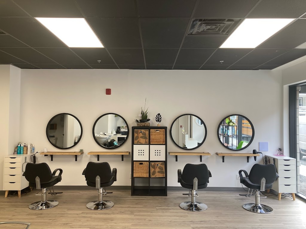 Salon Stylé | 126 5e Avenue #130, Saint-Jean-sur-Richelieu, QC J2X 1T3, Canada | Phone: (514) 688-9733