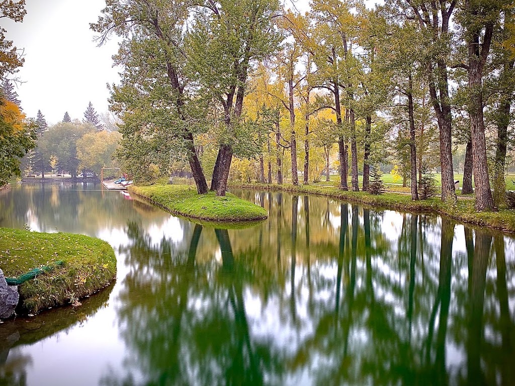 Bowness Park Boathouse | Bowness, Calgary, AB T3B 2B2, Canada | Phone: (403) 247-0683