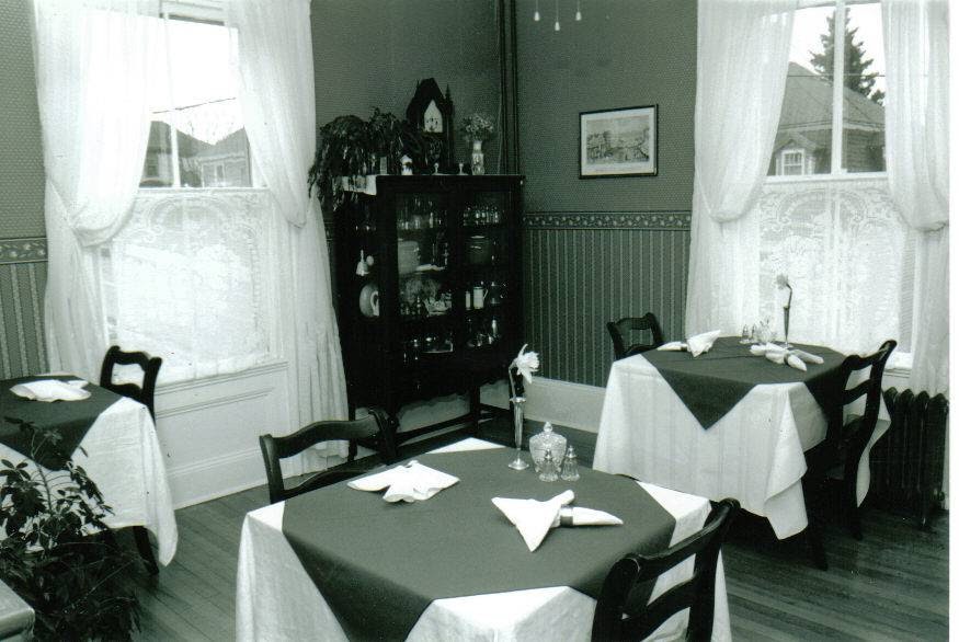 Greybeards Bed & Breakfast | 201 Pelham St, Lunenburg, NS B0J 2C0, Canada | Phone: (902) 634-9696